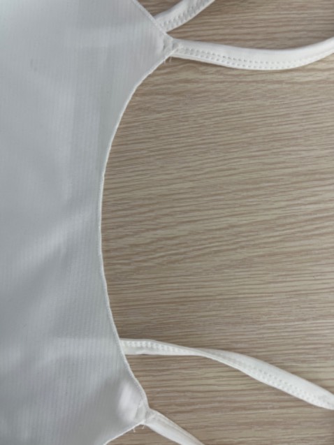 Áo ko giống hình. 
Cổ áo trong hình mẫu được may rất đẹp.
Hàng nhận được thấy ghê