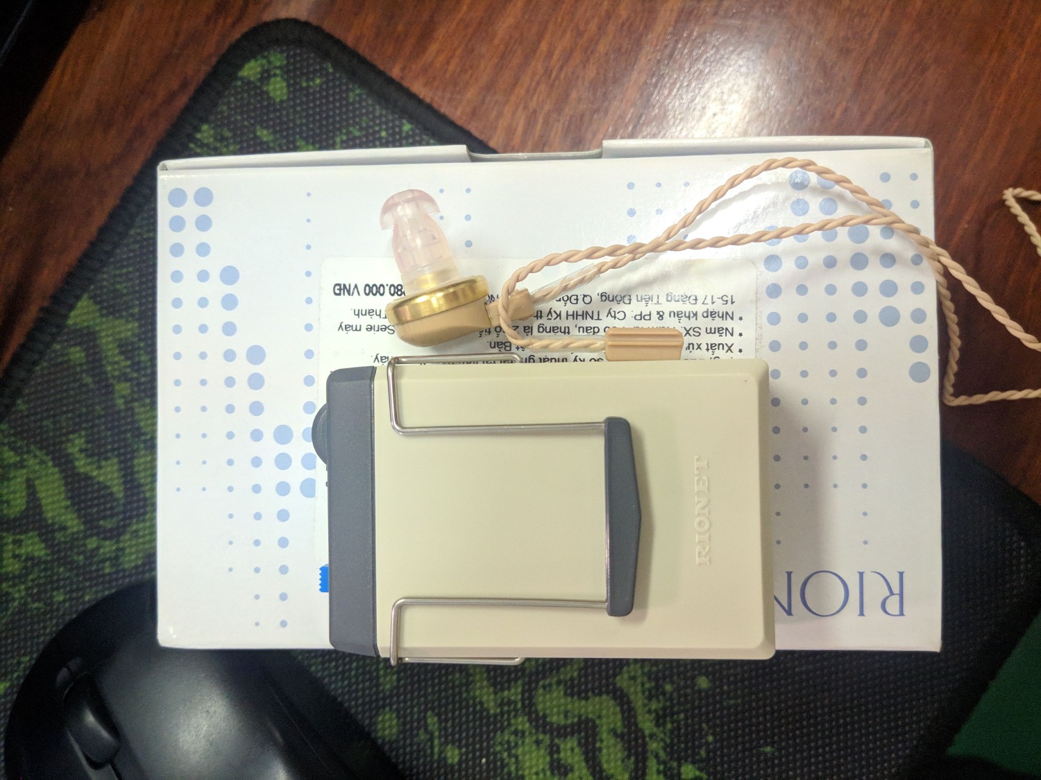 Cảm ơn Tiki và Ninja Van đã hỗ trợ mình hết mình để giao hàng. 
Các bạn lưu ý là tai nghe này dùng chân 2 chấu chứ k phải jack 3.5mm nên phải giữ cẩn thận nhe.