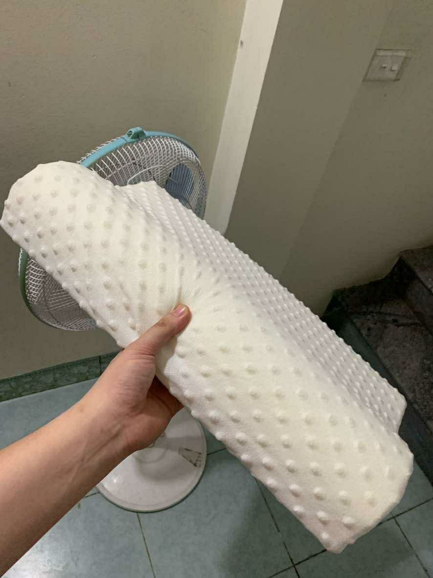 Gối mềm mại, đàn hồi tốt, nằm thích lắm mn ạ. mình sẽ mua ủng hộ  shop tiếp