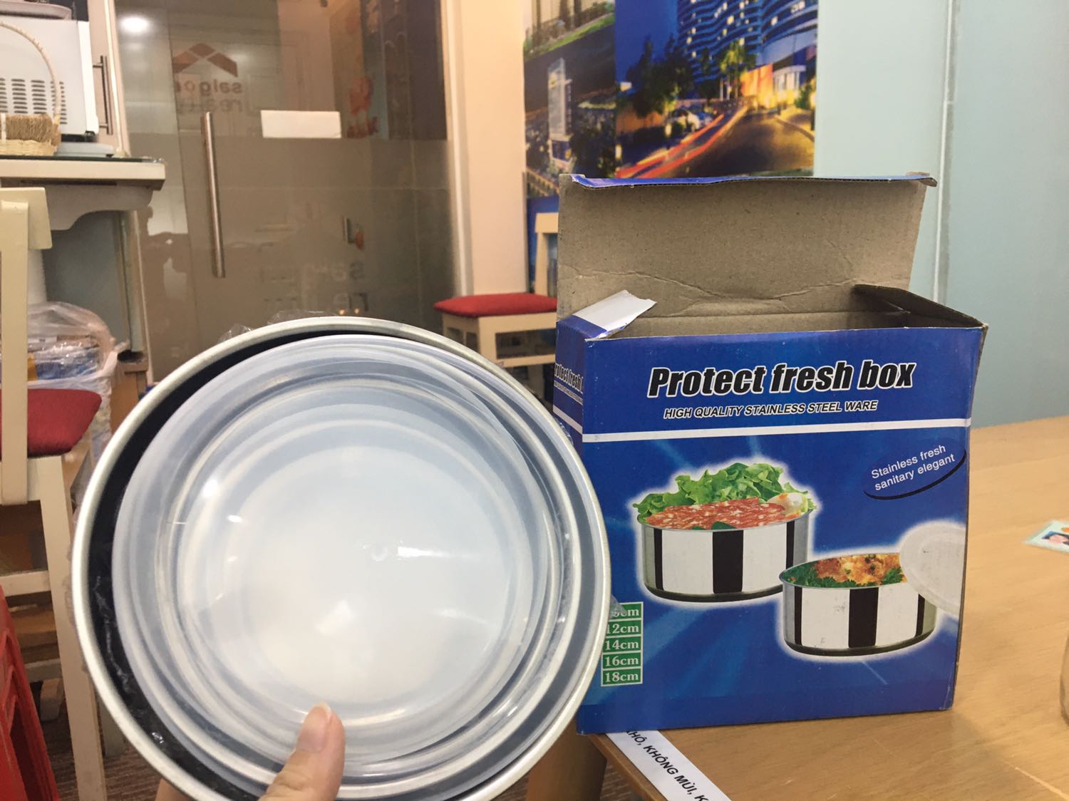 Hơi mỏng, nhưng nắp đậy đầy đủ, dùng tốt, giá tốt