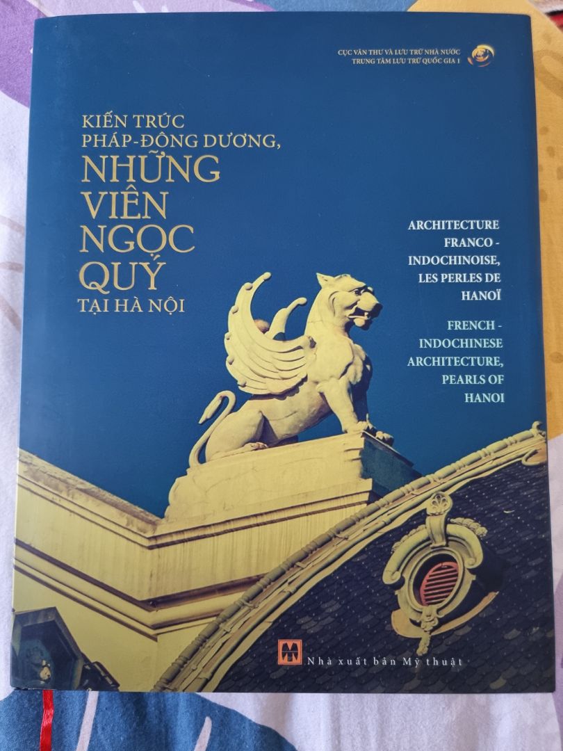 Sách còn mới, đóng gói rất chắc chắn (có bìa carton chặn 4 góc để sách ko bị va đập khi vận chuyển) nhưng giảm giá chưa thật hấp dẫn, giá vẫn còn cao.