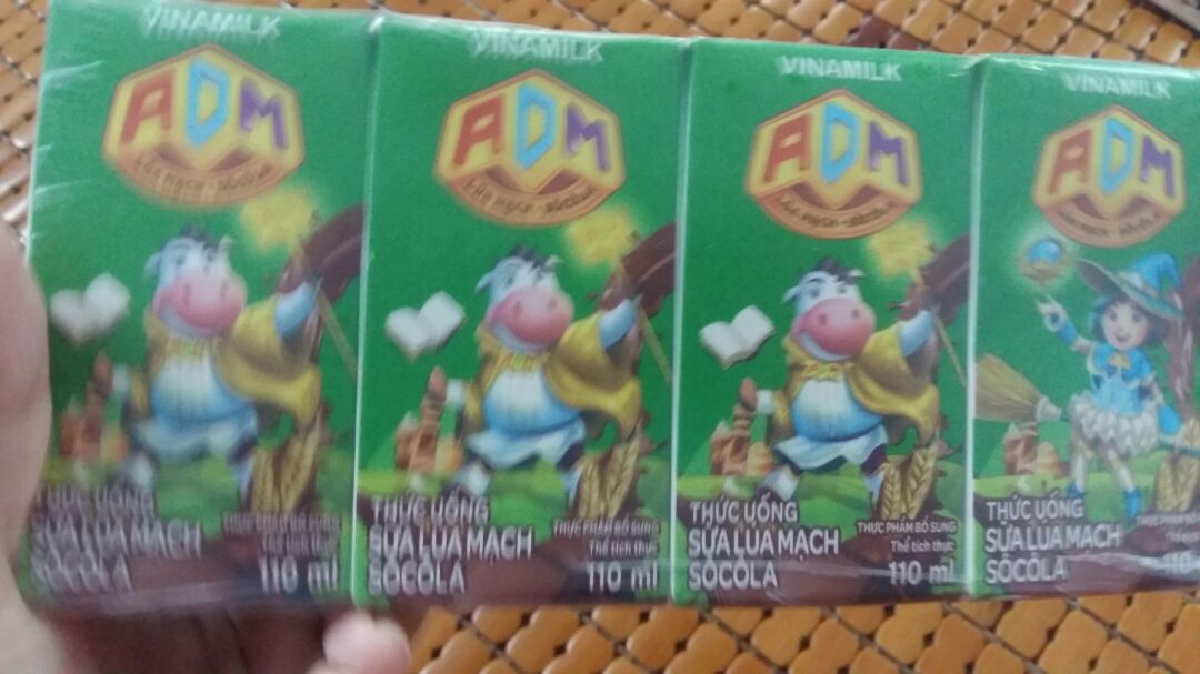 Sữa được giao hơi trễ, nhưng dịch mà. Có hình thẻ các nhân vật hoạt hình nên con mình rất thích, lấy ra hết rồi.