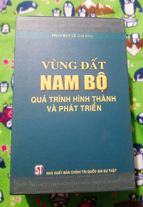 Mình nhận bộ sách vùng đất nam bộ rồi , thật hài lòng..., nhà sách giao nhanh nữa , hẹn thứ ba mà chủ nhật mình đã nhận...