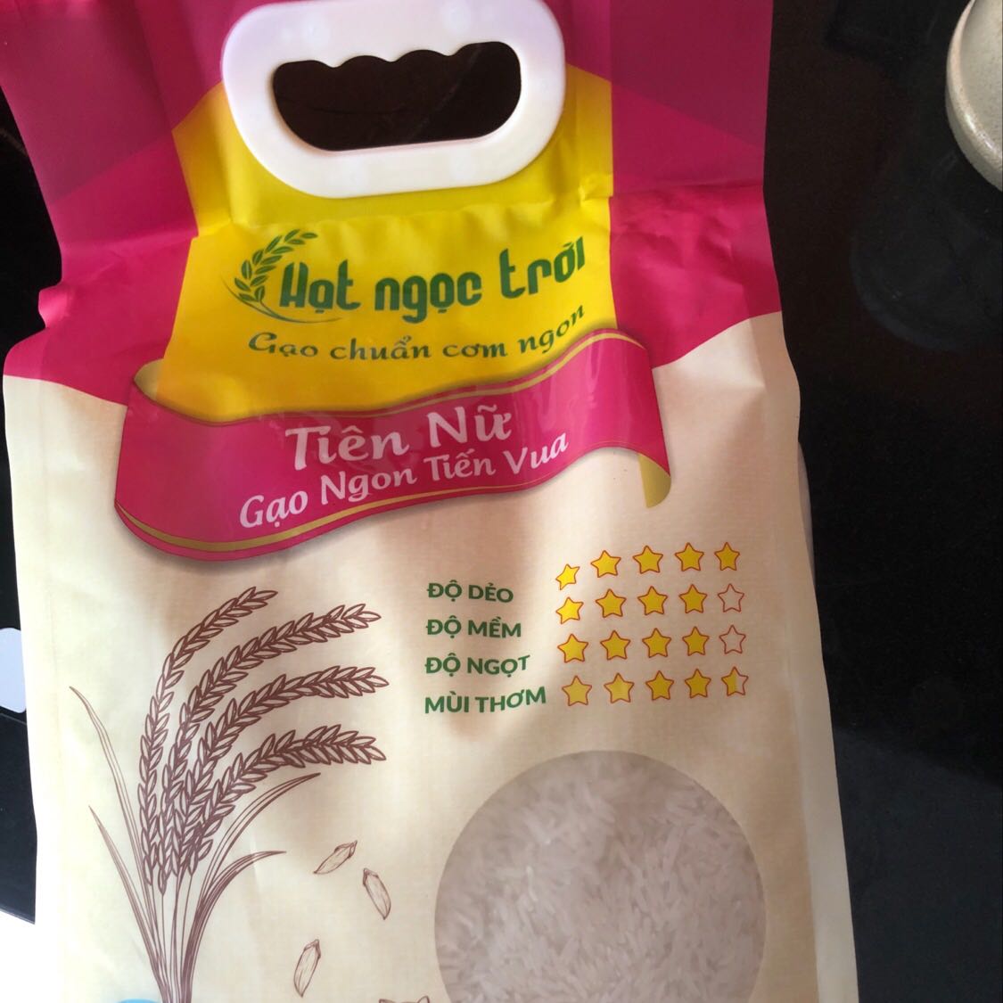 Giao hàng nhanh. Đúng hàng. Gạo thơm và ngon Giao hàng nhanh. Đúng hàng. Gạo thơm và ngon