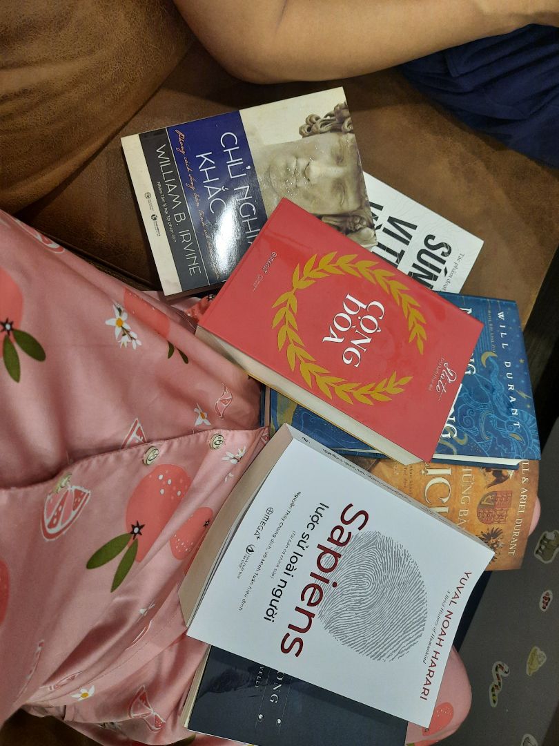 một tác phẩm tuyệt vời, nhà sách đóng gói cẩn thận  sách còn thơm mới