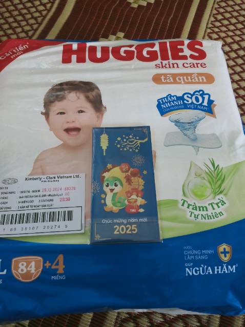 Sản phẩm đóng gói cẩn thận, hạn dùng rất xa cảm ơn tiky