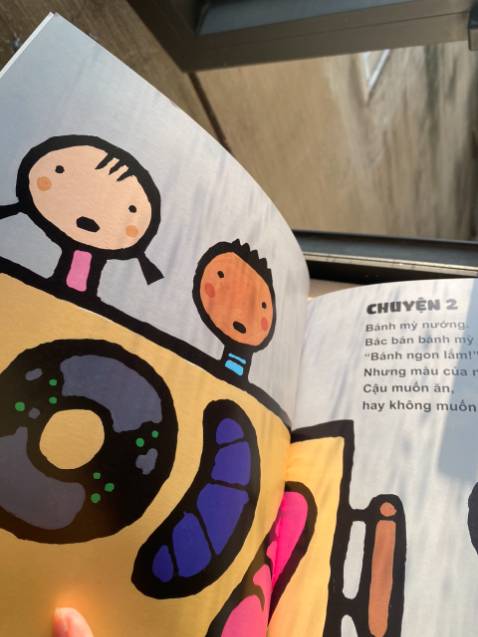 sách này mình được người mẹ khác giới thiệu cho, với hướnng dẫn cáhc đonc tương tác với con , thấy khá hiệu quà