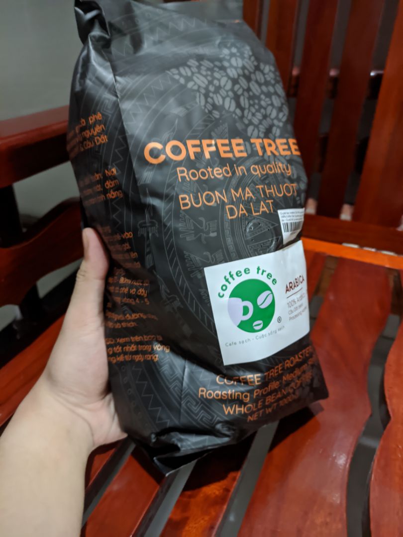 cà phê thơm ngon. tuy nhiên hơi quan ngại là ko có in ngày rang xay lên bao bì thì ko biết để canh xài cho hết trước khi hết mùi