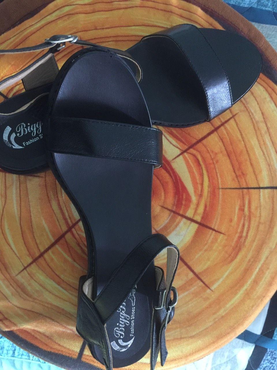 Giày đẹp, đóng gói kĩ