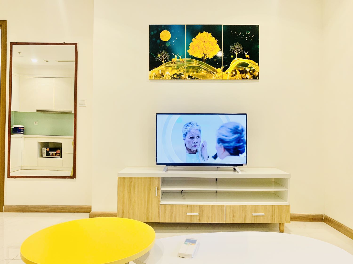 Tranh thì đep
Nhưng lần trc lần sau khách nhau
Lần đầu thì tranh bóng
Còn lần sau thì tranh ko bóng