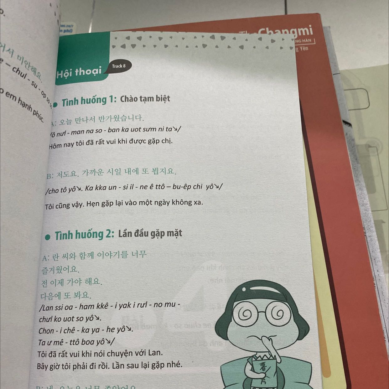 Giao hàng hơi lâu 1 chút và 1 điều mình cực kì ko hài lòng là hộp đựng sách của mình rất méo mó, rách, lòi cả sách ra ngoài. (Mình khui hộp lau quá r nên mình ko chụp lại đc). 
Hơn nữa nhân viên giao hàng sau khi mình mở cửa đưa tiền thì vứt hộp sách của mình 1 cách đạch. Trời ơi. Trên đó có ghi sách mà làm vậy?
Bù lại sách khá hay và giúp ích cho mình nhiều nhé. Tóm lại cảm ơn shop rất nhiều