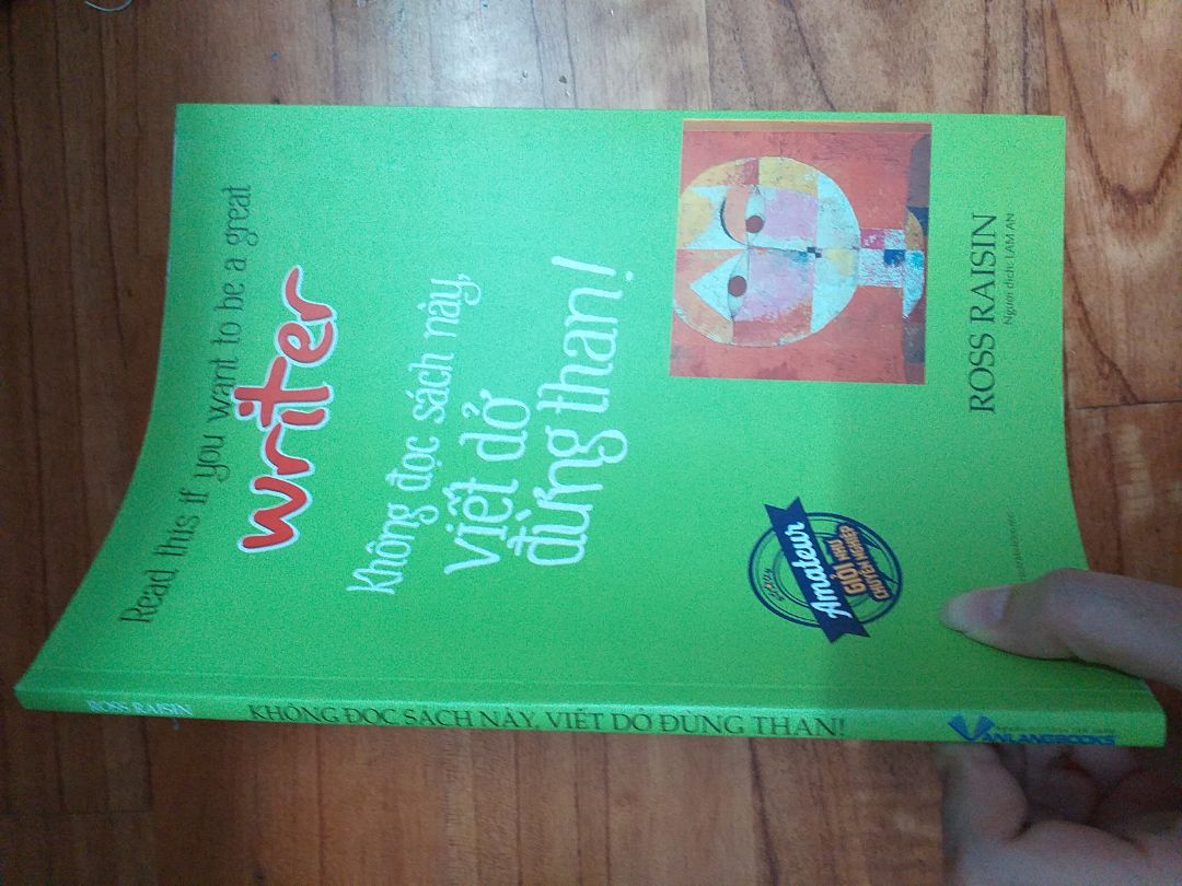 Có nhiều lời khuyên hữu ích dành cho người mới bắt đầu, chất liệu giấy khá giống giấy lịch. Nhưng mình không thích cách trình bày của sách lắm. Nhưng mà Tiki giao nhanh nên cho 5 sao nha.