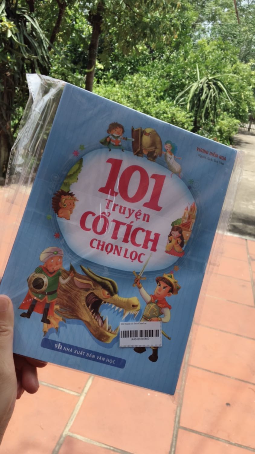 Truyện tập hợp các câu truyện cổ tích hay nhất thế giới, toàn các truyện nổi tiếng, nên mua nhé mọi người