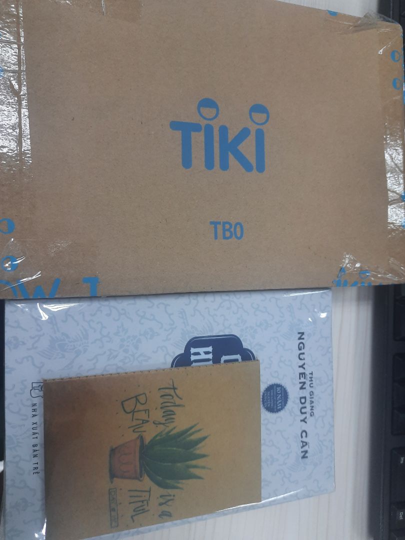 mua sách qua Tiki là bao yên tâm rùi, đóng gói đẹp, kỹ, lại giao nhanh. Sách cũng được bookstore gói cẩn thận. Cảm giác như được nhận quà ^^
