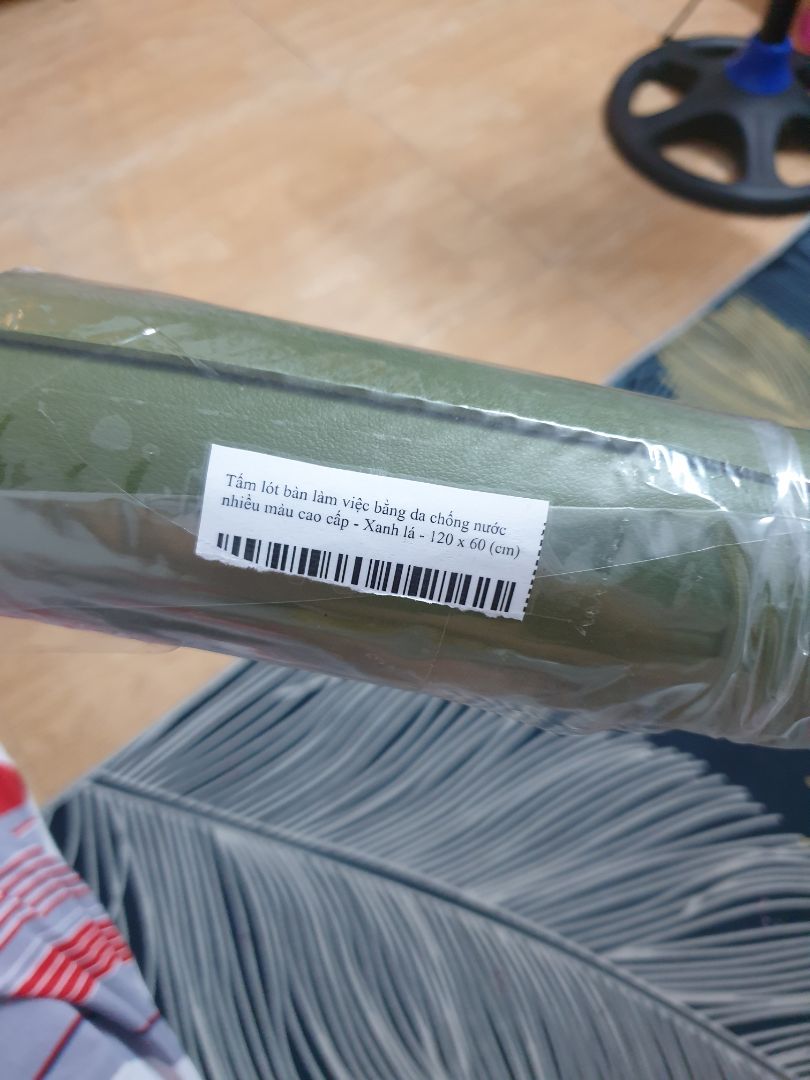 GỬI SAI MÀU! 
Mình đặt xanh lá (màu sáng hơn), nhưng giao màu Xanh Lá Đậm

Mà shop vẫn cố ghi trên sản phẩm là màu Xanh Lá. 

Mình cần trả hàng GẤP