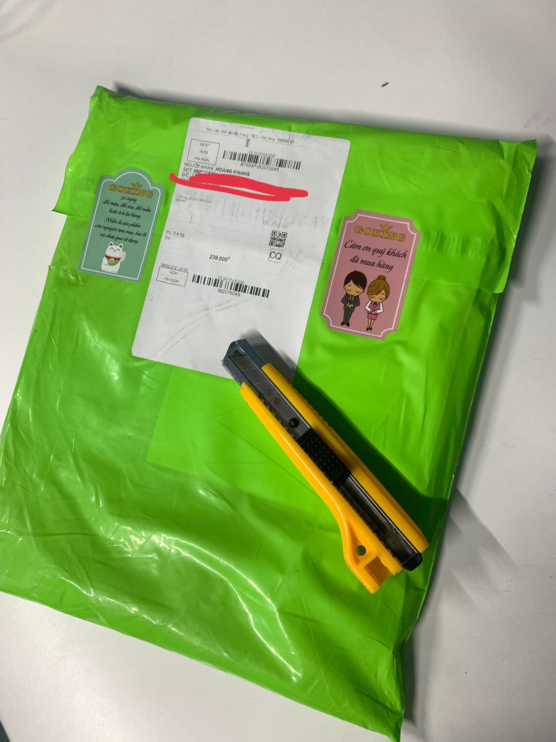 Áo đẹp từ trong ra ngoài, từ vải  đến phụ liệu và đường may. Ủi ép phẳng lỳ tươm tất hàng ở shop. Uy tín, đáng mua nha quý khách