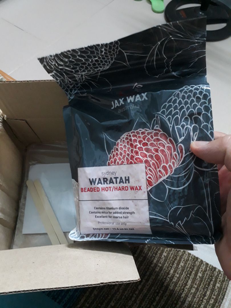 Nhà bán hàng giao lộn sản phẩm. Mình đặt mua " kem dưỡng sau tẩy lông Jax Wax" nhưng lại giao " sáp tẩy lông nóng dạng hạt Waratah". Nhờ bộ phận cskh Tiki hỗ trợ đổi hàng giúp mình. Cảm ơn.