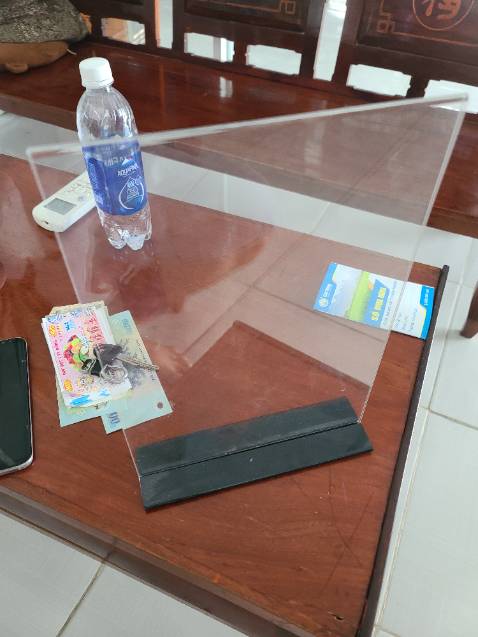 Sản phẩm tốt  để vàn khá sang trọng, nhưng meca dễ bể!