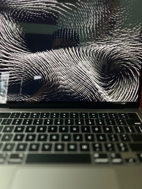 Giao hàng rất nhanh chỉ trong 2h và máy rất đẹp.