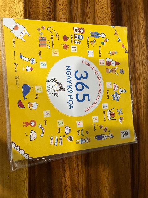 Đó giờ chưa thấy bọc sách kỳ như lần này 😳