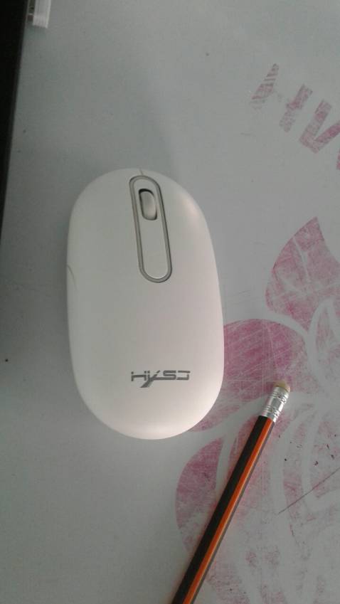 chuột tốt, giao nhanh, cho mình hỏi shop. Đèn chuột của mình nó không sáng khi bật lên v chuột có bị hư không