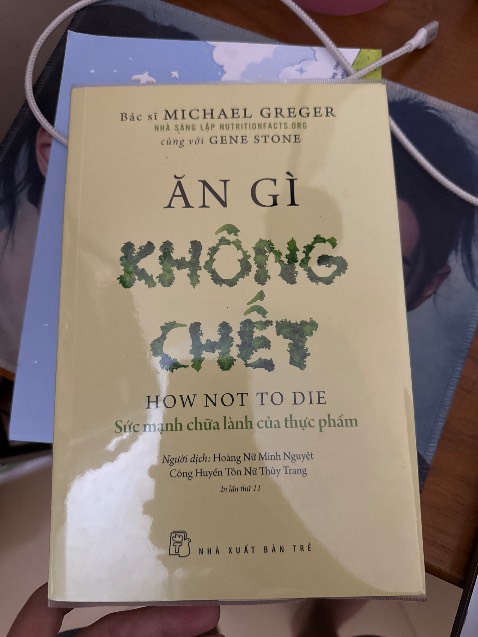 Nội dung lạ, hơi lan man, chốt hạ là cứ ăn chay, ăn rau trái cây nhìu vào 🥹