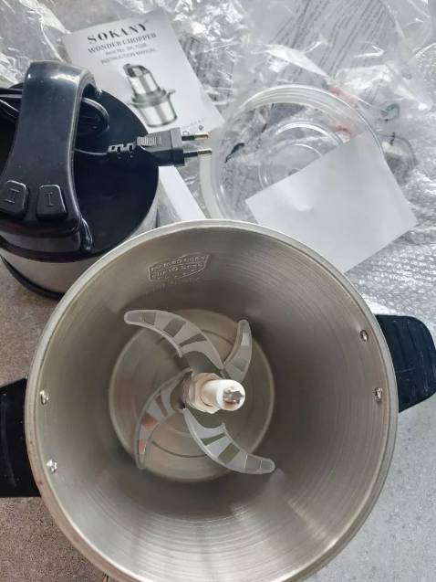 Máy xay tốt, có 2 mức xay, dao bén, cối cũng to, to hơn mình nghĩ, chọn cối này an toàn hơn thủy tinh, thủy tinh dễ bể. Shop tư vấn nhiệt tình, đóng gói cẩn thận, giao hàng nhanh.