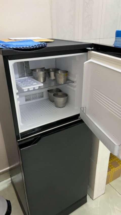 Tủ nhỏ gọn, chạy êm, làm lạnh nhanh.