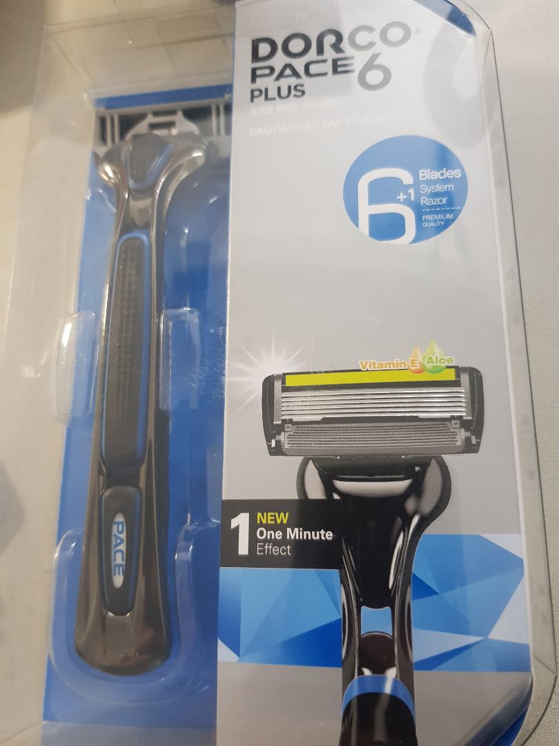 Cạo khá êm, êm hơn Gillette Mach 3 mình đang sử dụng. Thiết kế dao cạo trông mạnh mẽ, xịn xò
