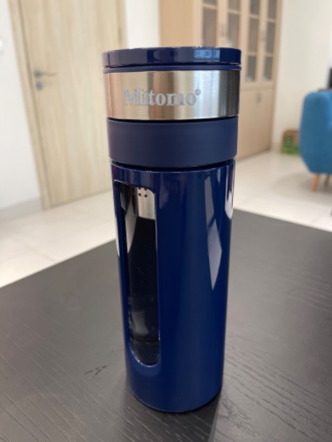 Cái logo in thêm vào xấu quá.