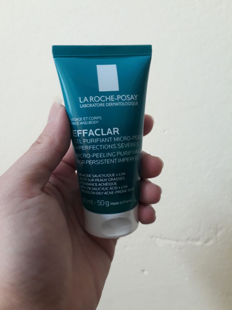 Trước khi đặt mua sản phẩm này mình cũng đã tham khảo trên các sàn tmđt khác thì giá ở đây hời nhất. Mua chai gel 400m còn được quà sp 50ml nữa. Về đóng gói hàng chắc shop cũng đã rút kinh nghiệm nên thấy lần này gói hàng cẩn thận hơn, mình nhận ngay cả hộp cũng còn nguyên vẹn. Khá hài lòng lần mua hàng này.