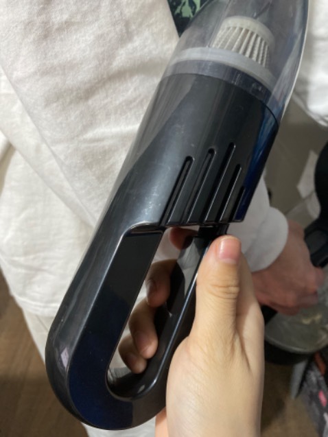 Máy nhỏ gọn, hút bụi okla lắm. Hút bàn 1 chút mà k ngờ nhiều bụi mịn như vậy lun. Ưng lắm ạ. Sẽ quay lại ủng hộ shop nha