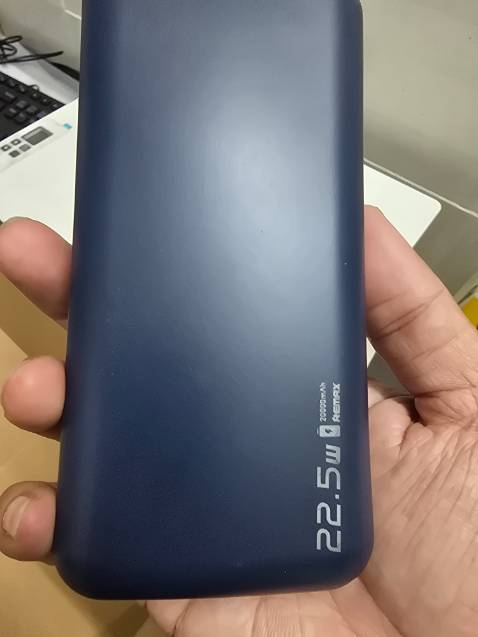 Pin 20000mAh nhưng công suất thực tế chỉ 10000, k có chức năng làm sáng đc bóng đèn led nhỏ, k hiểu vì sao. Trong khi sạc anker 5000mAh làm sáng đc bóng led nhỏ khi cúp điện