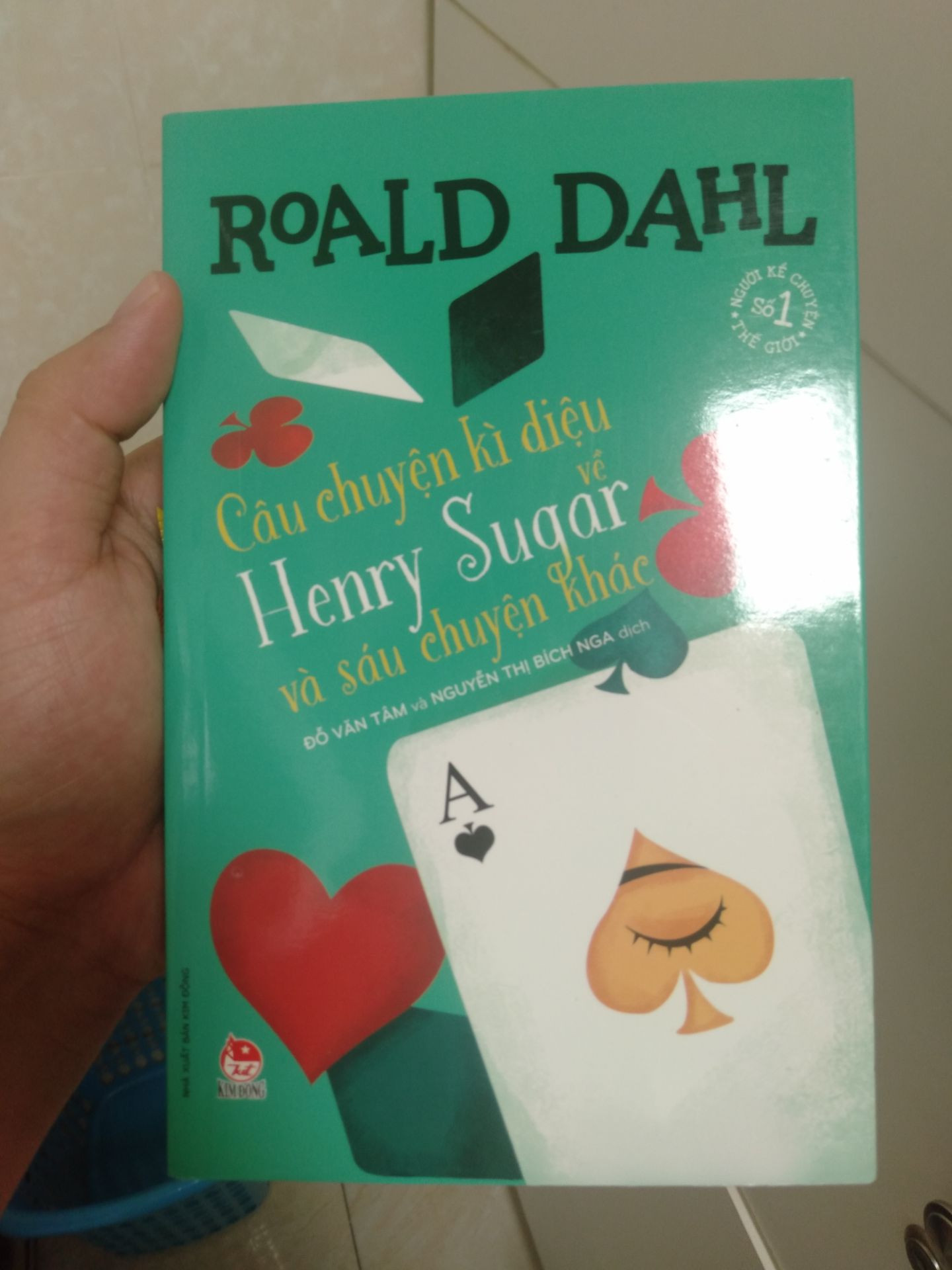 gáy sách chất lượng chưa được tốt tổng thể chung cũng khá ổn gáy sách chất lượng chưa được tốt tổng thể chung cũng khá ổn