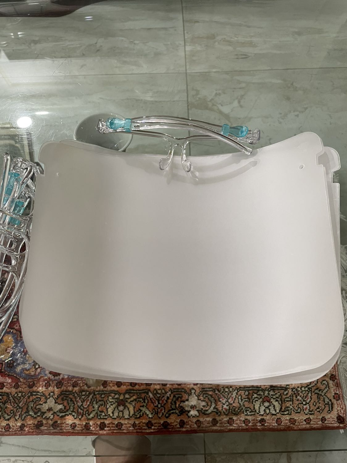 Kính trên hình ảnh là trong suốt mà Khi giao hàng làm miếng Nhựa đục màu không nhìn thấy xuyên được vậy nghĩa là sao. Quảng cáo hình ảnh một đàn khi giao hàng một kiểu! Chúng tôi yêu cầu lấy lại hàng sao kỳ vậy Kính trên hình ảnh là trong suốt mà Khi giao hàng làm miếng Nhựa đục màu không nhìn thấy xuyên được vậy nghĩa là sao. Quảng cáo hình ảnh một đàn khi giao hàng một kiểu! Chúng tôi yêu cầu lấy lại hàng sao kỳ vậy