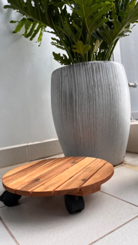 Tiki giao đế lót chậu cây rất nhanh. Để đúng kích thước đường kính 35cm theo yêu cầu, chất lượng rất tốt và dùng ngay cho chậu cây lớn.