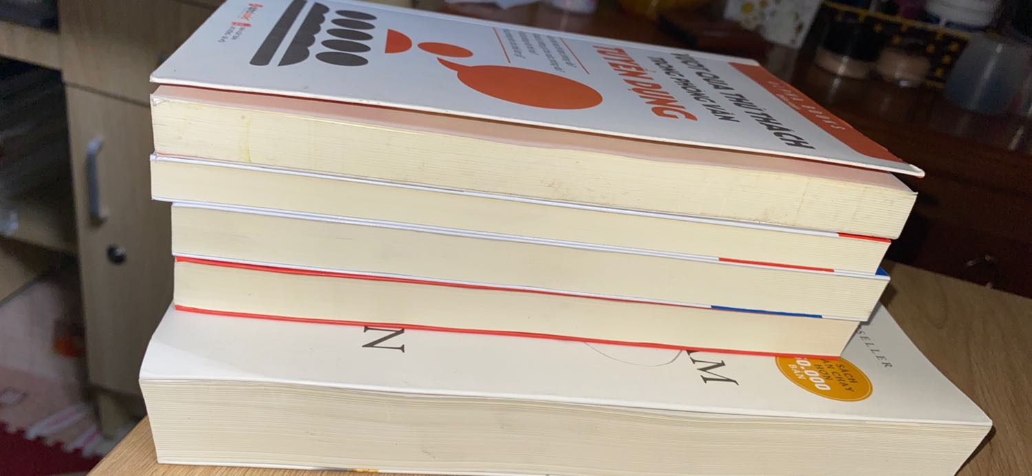 Mình mua 7 cuốn, thì 6 cuốn còn lại mới tinh, có cuốn này hơi cũ chút, but ít oke