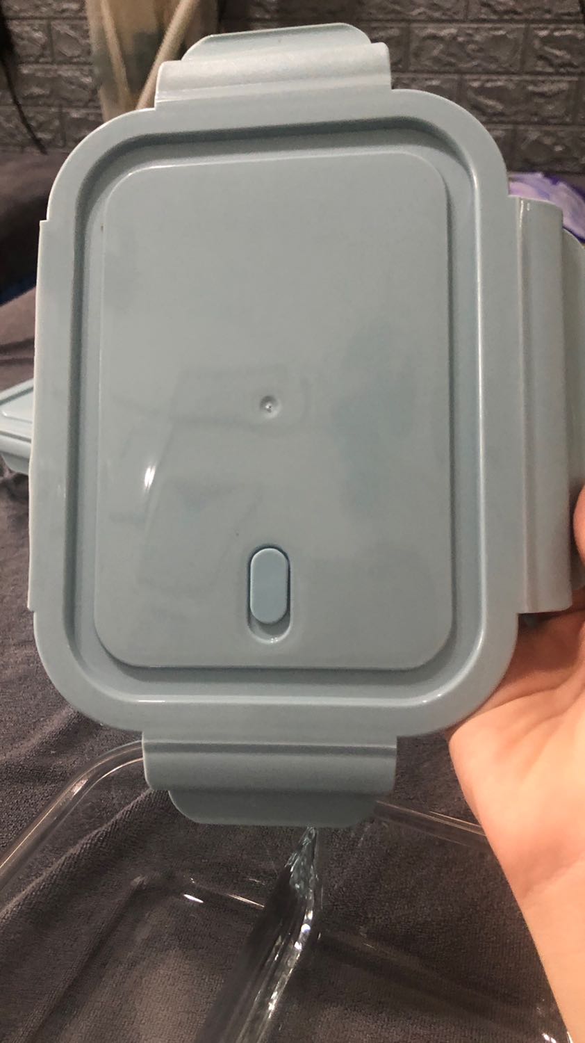 Shop ơi mình có đặt 3 hộp cơm mà có 1 hộp bị lỗi thiếu 1 cái đồ gài á