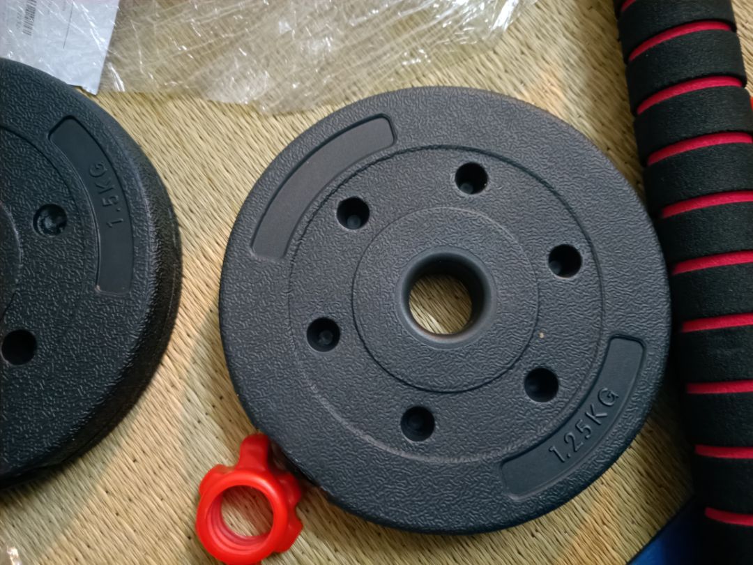 shop giao nhầm miếng tạ đáng lẽ 4 cái 1.5 mà thành 3 cái 1.5 và 1 cái 1.25 trong khi mình có nhắn từ trc hỏi nếu sản phẩm lỗi có thể đổi trả k để nhắc shop giao cẩn thận đừng lỗi để ko phải đổi trả mà shop vẫn giao lỗi