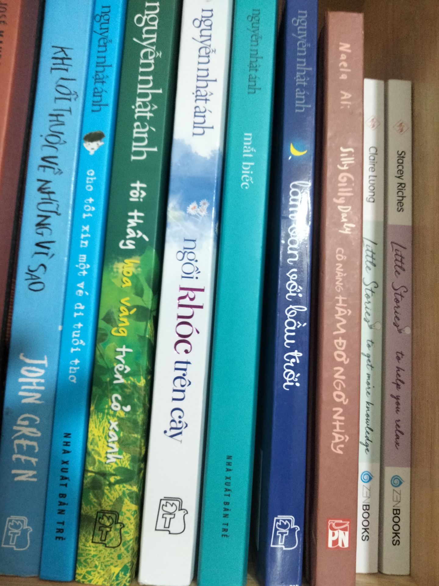 Nguyễn Nhật Ánh is an original author that I always admire. His books always contain meaningful lessons. So don't hesitate to buy his books. Very good!