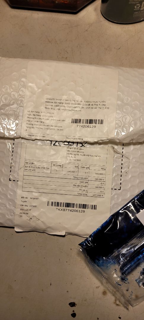 mua 5 thì vỡ 2 còn 2 thì  rạn tính đắt quá chờ đợi lâu thật thất vọng