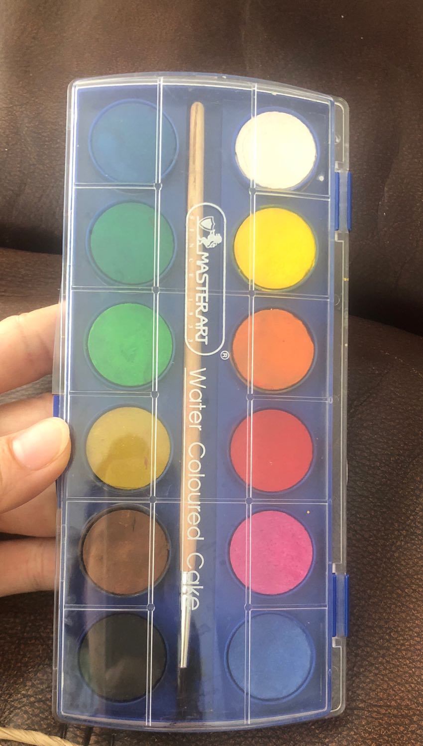 5* cho tốc độ giao hàng nhanh và đóng gói ok. Màu vẽ cho bé chơi tạm được, giá rẻ.