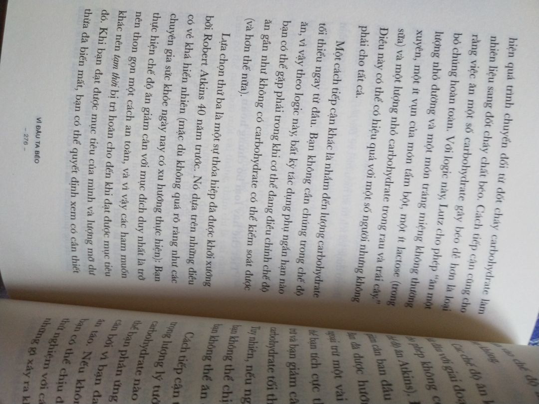 mua sale lúc 27k khá oke. sách dày
do vận chuyển từ Hà Nội vào nam nên xa và bị gãy 1 góc. mặc dù shop gói kỹ hơn tiki. cũng hơi buồn nhưng biết làm sao được. nếu từ TPHCM chắc không bị như vậy