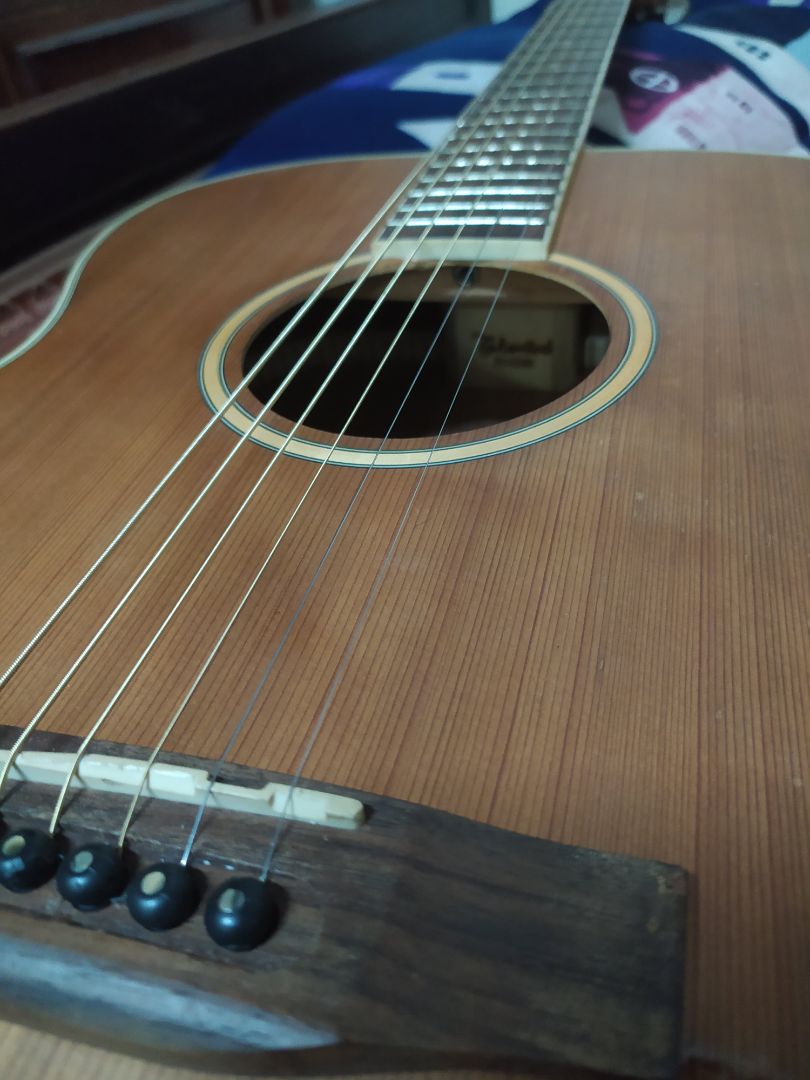 Dây tốt, chính hãng, có phân màu rõ ràng cho từng dây trong hướng dẫn. Dây vàng óng đẹp tuyệt zời ông mặt trời