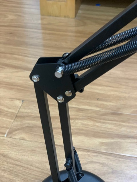 Chất lượng khỏi phải bàn luôn nhé các bạn. Vừa rẻ vừa ngon. Giá mà biết sớm hơn.
Quay góc bàn thì max ngon. Mog shop bán thêm đèn loại tốt nữa để mua