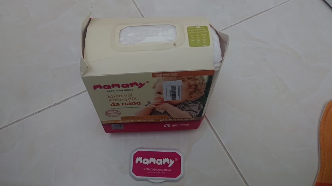 Phải nói là cực kỳ tệ. Đặt hàng từ ngày 2/8 nhưng mãi đến tận 12/8 mới nhận được hàng. Khi nhận được hàng thì hỡi ôi...cực kỳ thất vọng, hộp thì móp méo (đây là mình đã chỉnh lại rồi đó), nắp hộp thì liên tục rơi rụng ra. Hoàn toàn rất thất vọng. Có lẽ lần sau mình sẽ ra thẳng Lotte hoặc BIBOMART mua luôn cho nhanh và yên tâm (chỉ có 63k thôi).