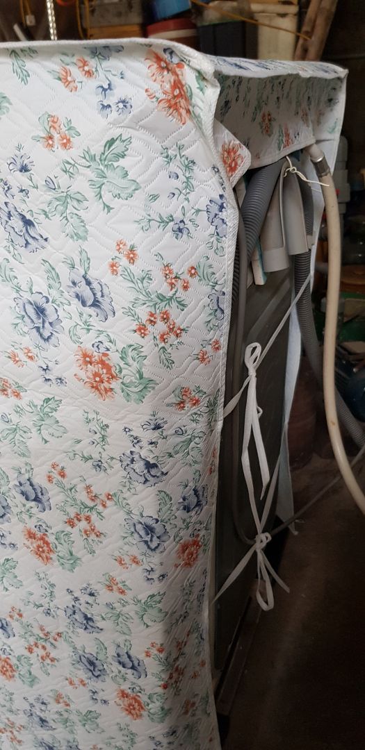 Dùng 3 tháng mủn như vải mục. Vứt!!!. Không đáng giá 20k