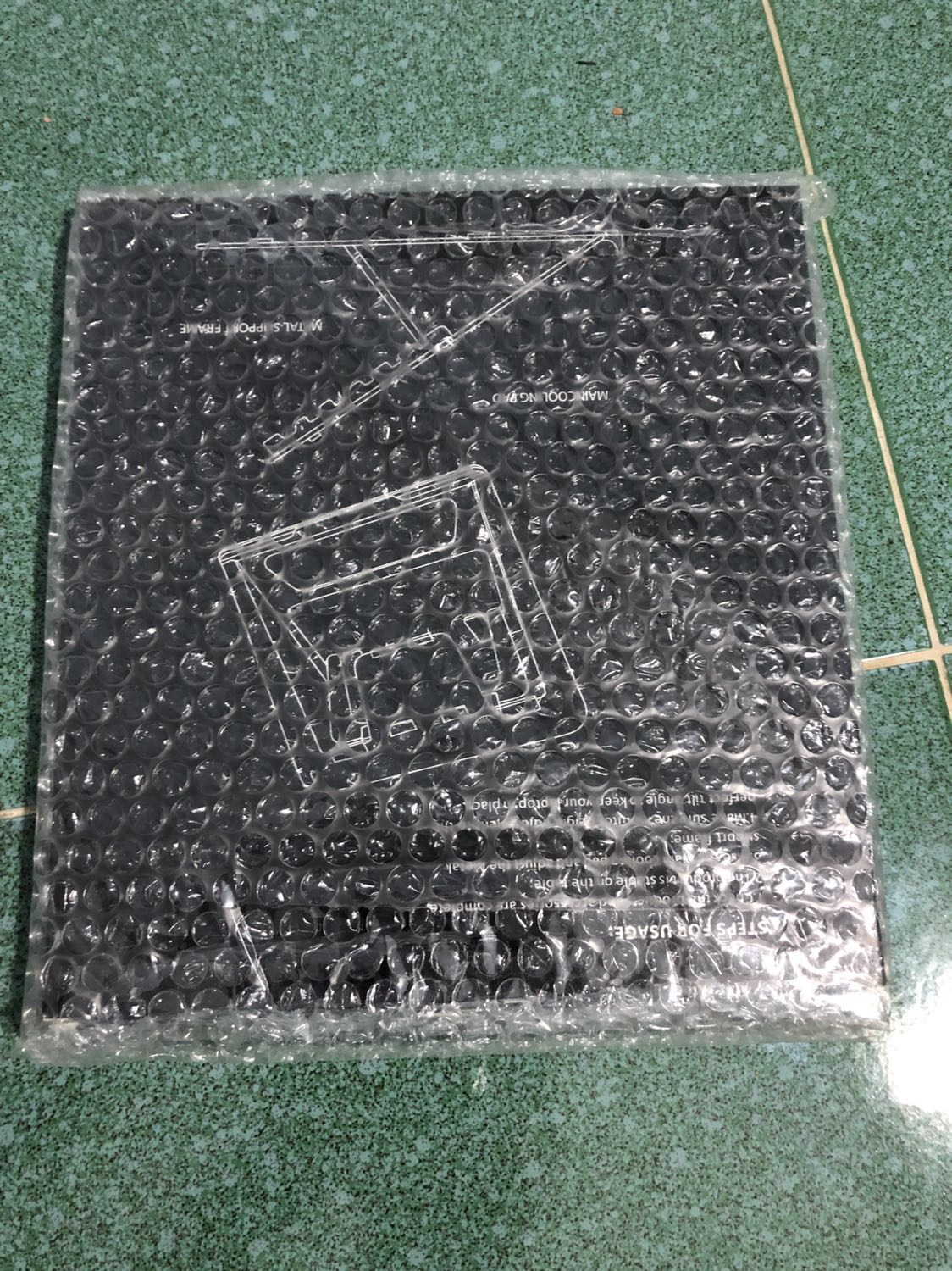 Giao hàng nhanh, sản phẩm được bọc kỹ càng.
Sản phẩm bằng kim loại, thiết kế gọn.
Có thể thay đổi độ cao theo ý muốn nên rất tiện lợi.