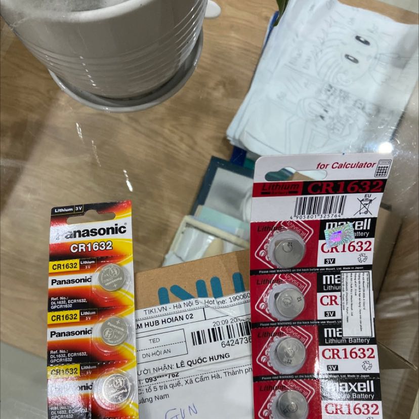 Sao tôi mua 2 vỉ pin maxell mà giao cho tôi 1 vỉ maxell và 1 vỉ panasonic, vui lòng đổi lại giúp tôi gấp