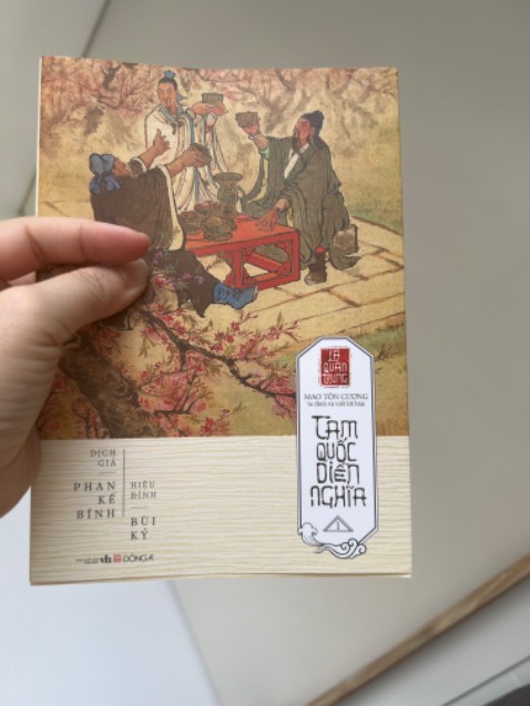 Thiết kế sách rất đẹp. Giấy rất đẹp. Sách giá trị, bản dịch của Phan Kế Bính chuẩn và hay. Sách chia thành 6 cuốn rấ dễ cầm đọc và mang theo